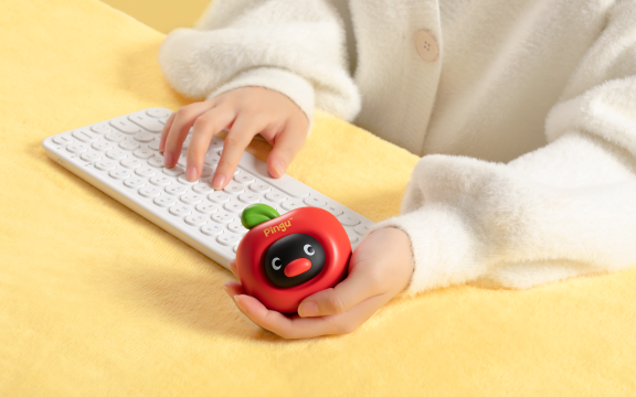 Pingu Apple Hand Warmer